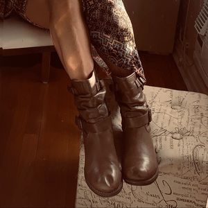VP Italian Fur-lined Slouchy Leather Boots